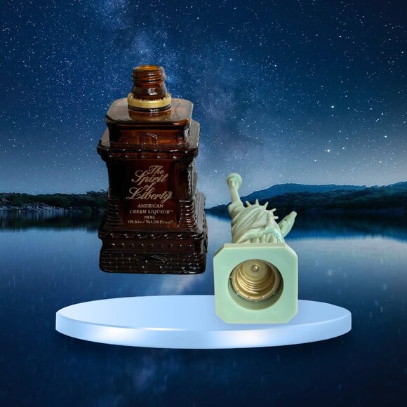 Figure- Statue of Liberty on the Cover of An Empty American Cream Liqueur Bottle - Picture 13 of 13